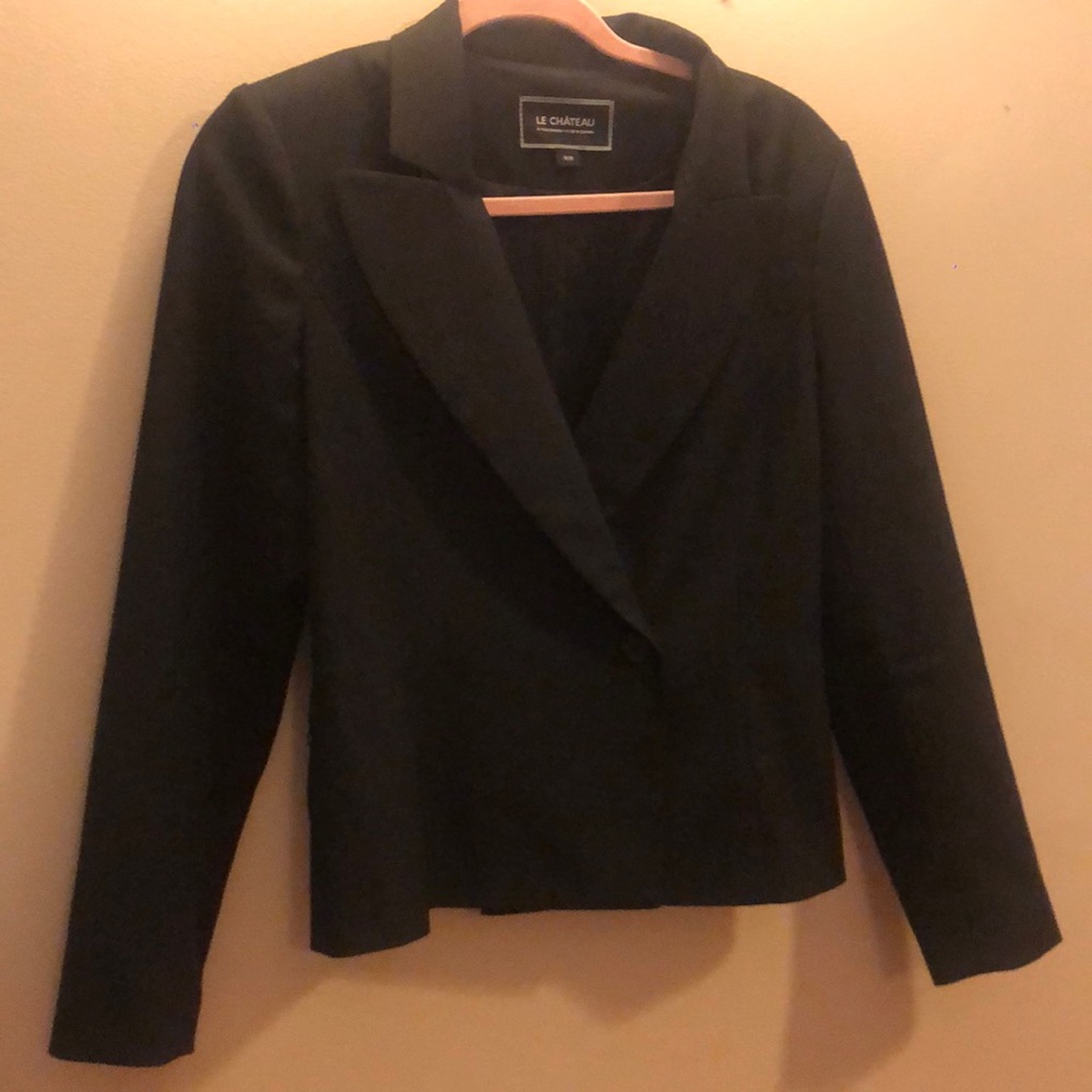 Single breasted black blazer
